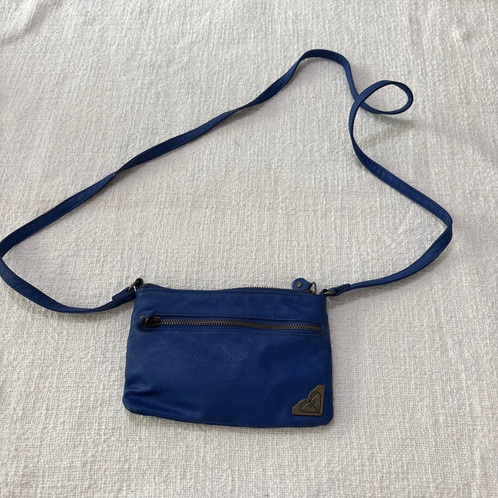 Roxy Blue Pebbled Faux Leather Crossbody Bag Small Zip Pouch Purse